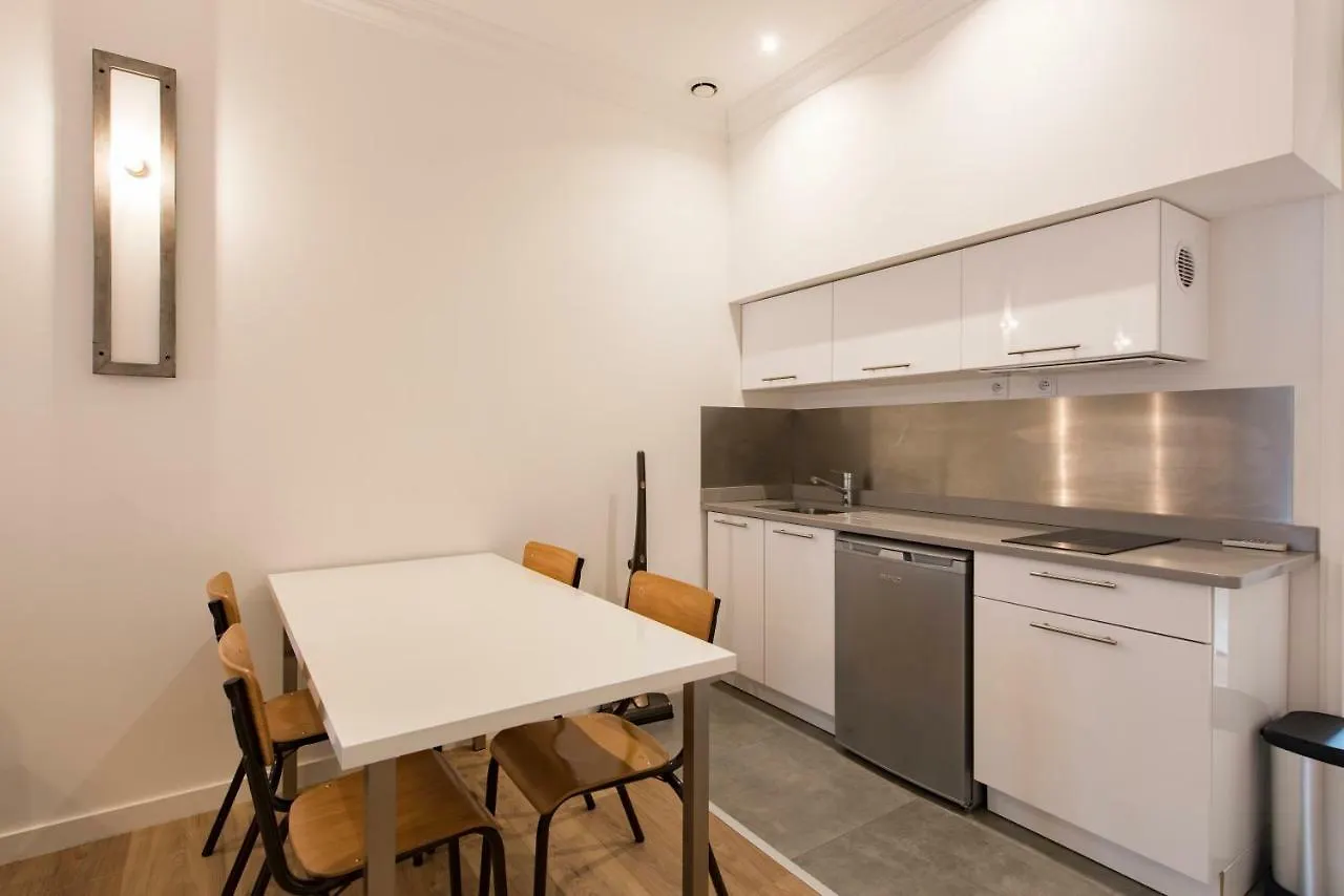 Apartment F2 Mezzanine Centre Ville 1 Min De La Mer Saint-Raphael